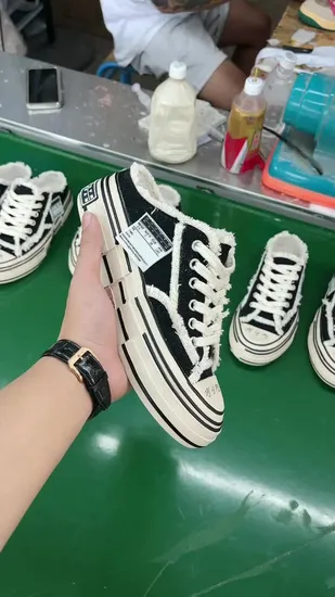 Officer Shiny Shoes Leather Shinning Shoes Low Top Lace up Leather Shoes Casual Versatile Business Formal Leather Dress Shoes 